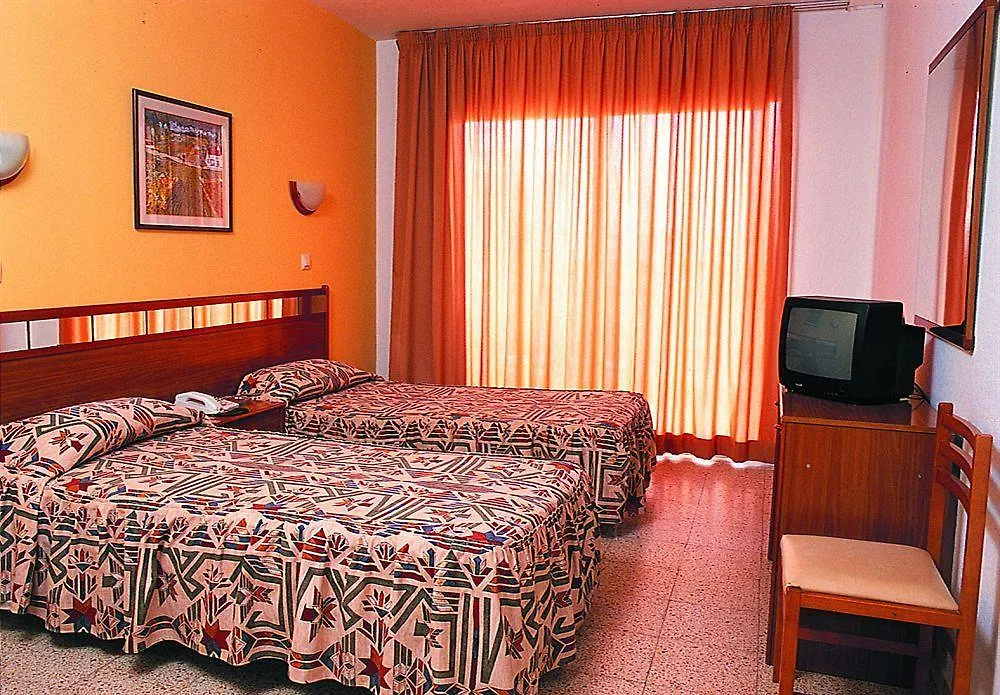 Hotel President Calella 3*,